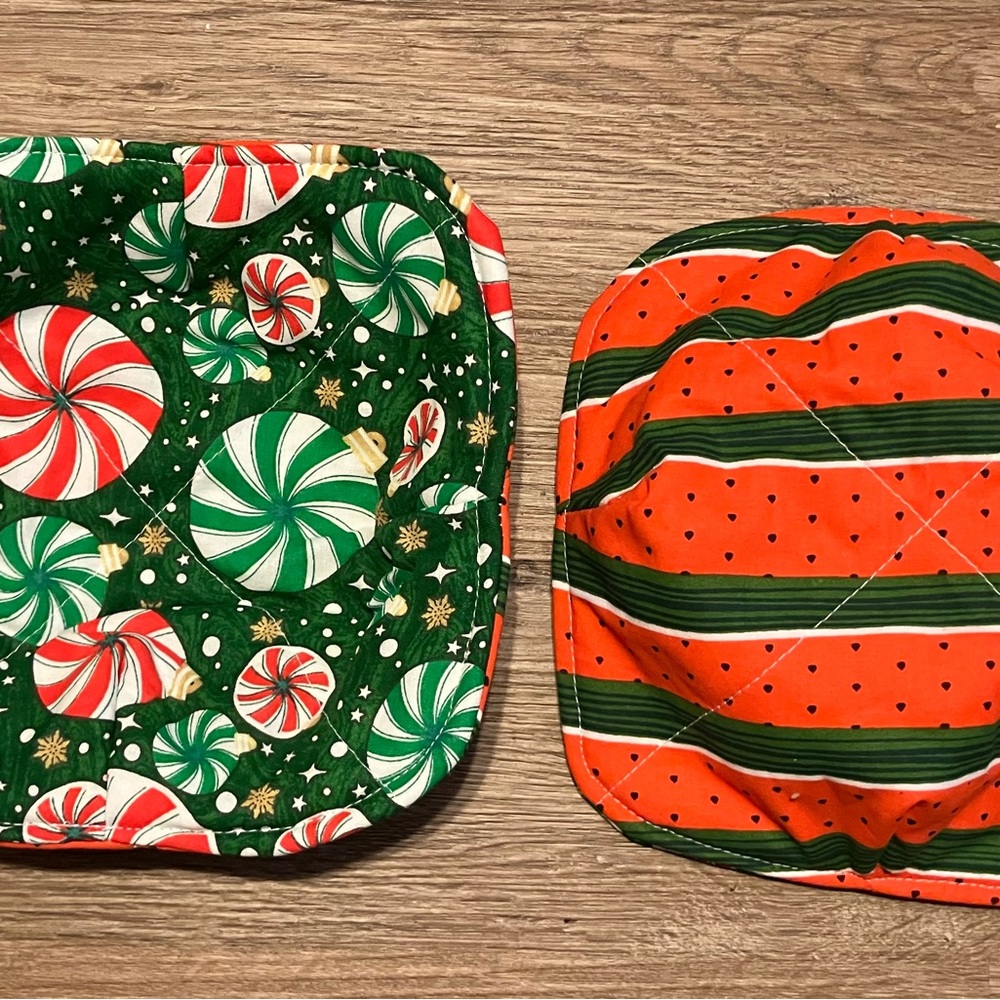 Christmas Themed Quilted Bowl Cozy Set of 2
